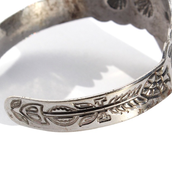 Vintage Southwestern Faux Turquoise Statement Cuff Bracelet Silver Tone Teepee - Picture 4 of 6